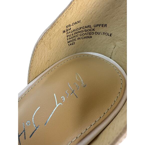 Betsey Johnson Sandals Dani Pearl Womens 8.5 M  Ivory Spool Heel Ankle Buckle - Picture 8 of 10